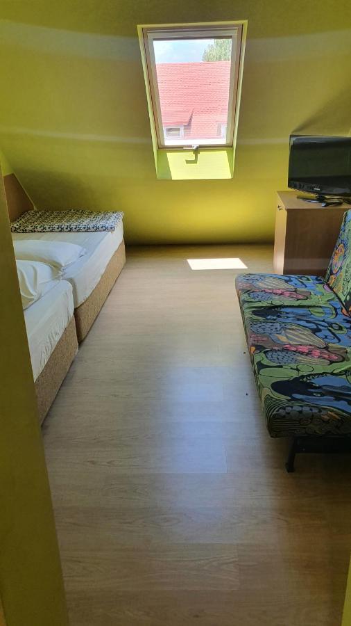 Sunshine Sh Apartmanhaz Lägenhet Zamárdi Exteriör bild